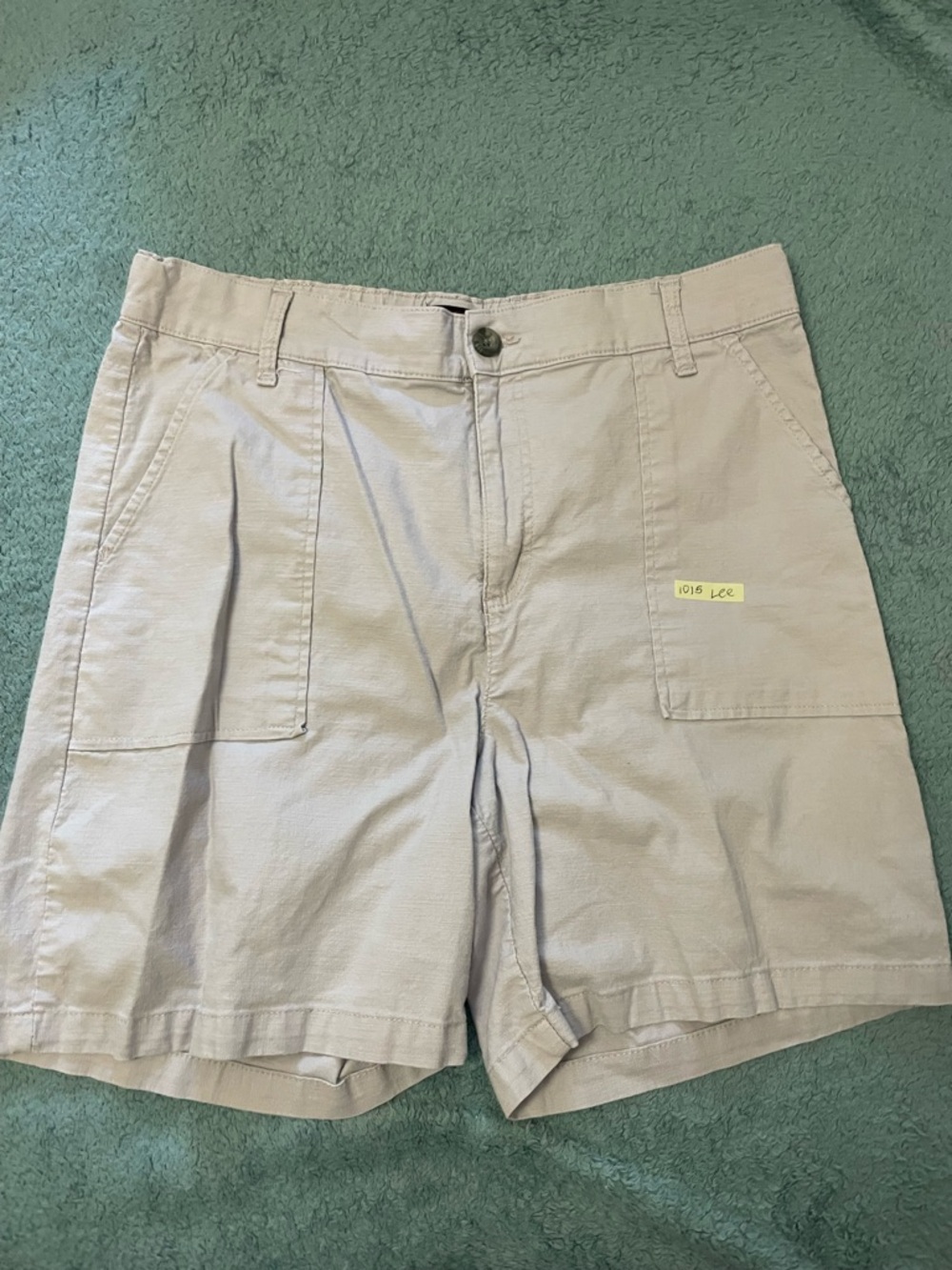Lee brand Classic women’s Casual Shorts - Light gray